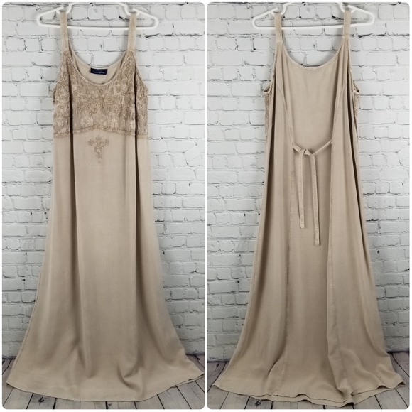 PENNINGTONS | floral embroidered maxi dress